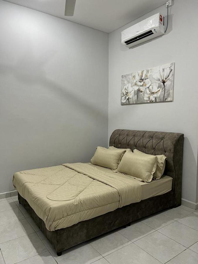 D'Sara Homestay Fully Furnished 3 Bedrooms All Aircond 2 Miles Centre Chukai Exterior photo