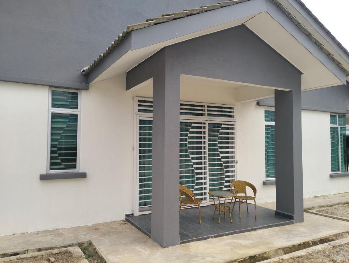 D'Sara Homestay Fully Furnished 3 Bedrooms All Aircond 2 Miles Centre Chukai Exterior photo