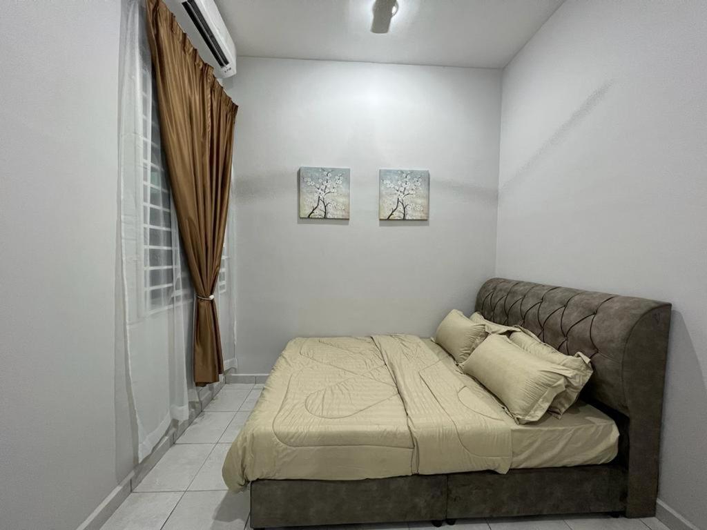 D'Sara Homestay Fully Furnished 3 Bedrooms All Aircond 2 Miles Centre Chukai Exterior photo