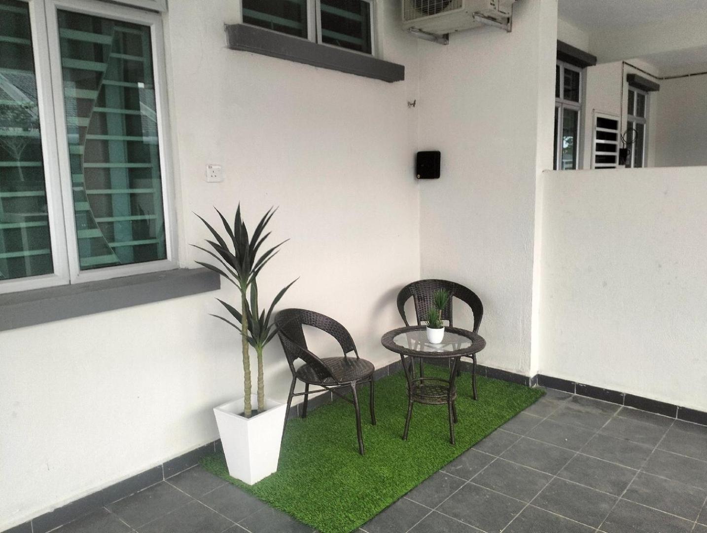 D'Sara Homestay Fully Furnished 3 Bedrooms All Aircond 2 Miles Centre Chukai Exterior photo